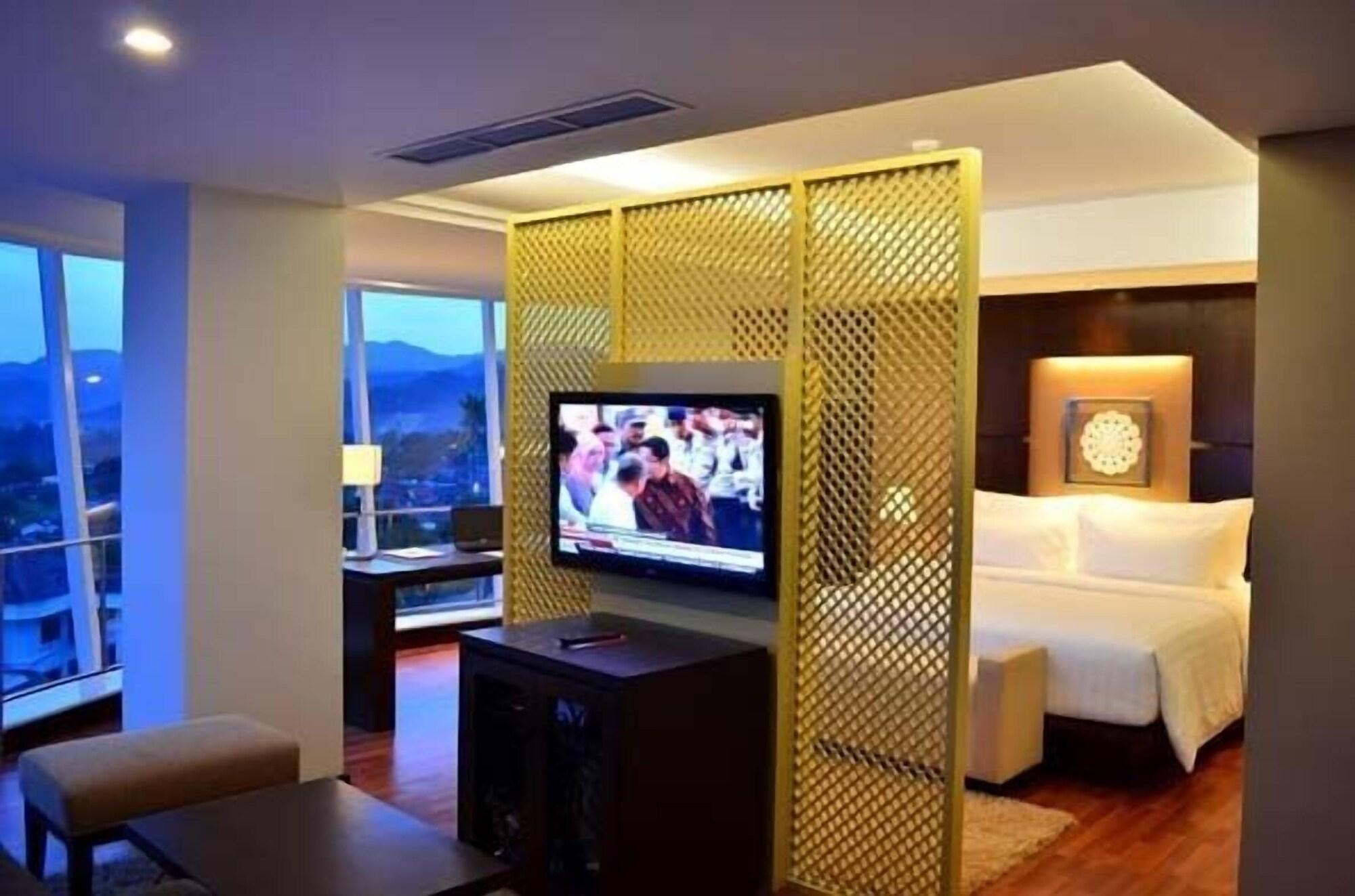 Emersia Hotel And Resort Bandar Lampung Exterior photo