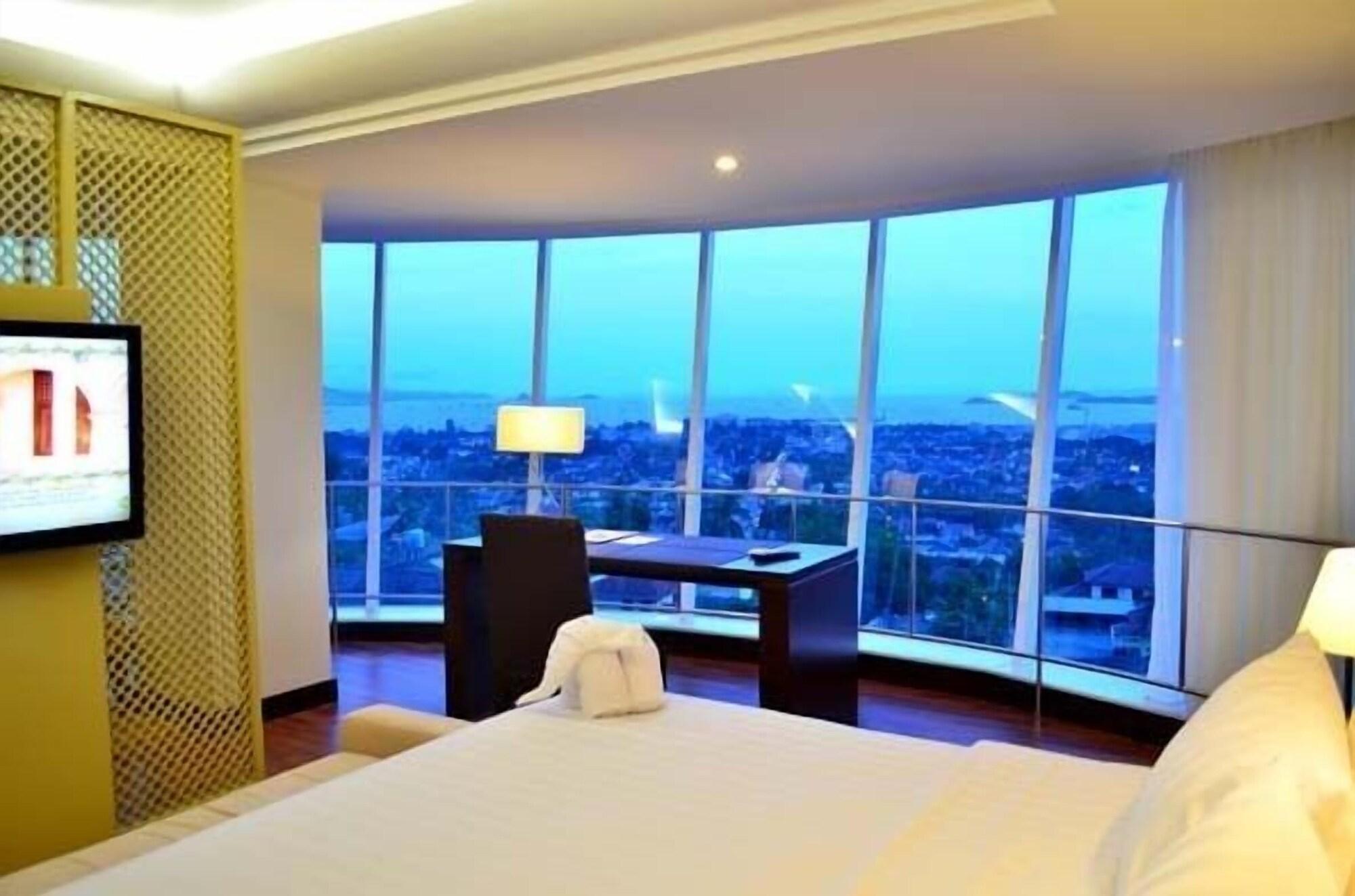 Emersia Hotel And Resort Bandar Lampung Exterior photo